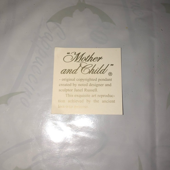 Mother and Child 14k Gold Pendant with Diamond - Picture 6 of 8